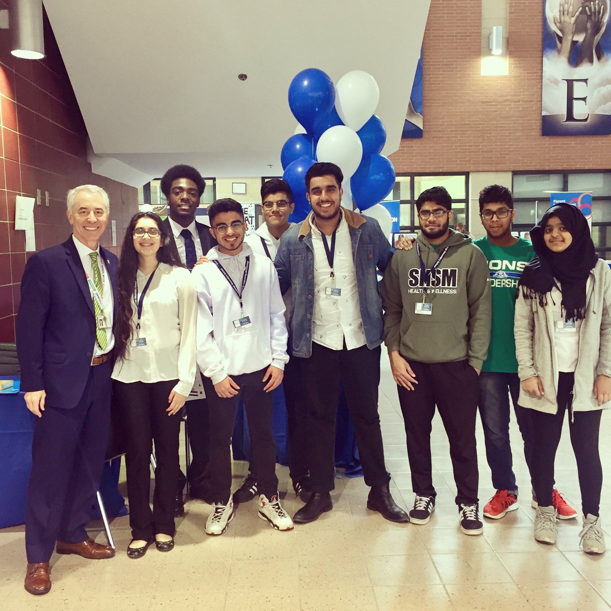 PeelSchools's tweet photo. Thank you to our amazing student volunteers from Mississauga Secondary School for our Parent Numeracy Conference! #NumeracyandBeyond https://t.co/Ax1mSFePnh