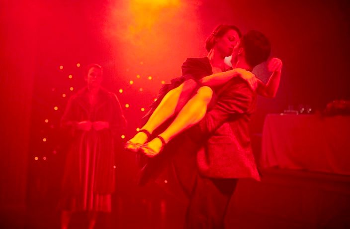 Surviving immersive #theater sensation #SleepNoMore. @PunchdrunkUK buff.ly/2nyyriF 
#McKinnonHotel