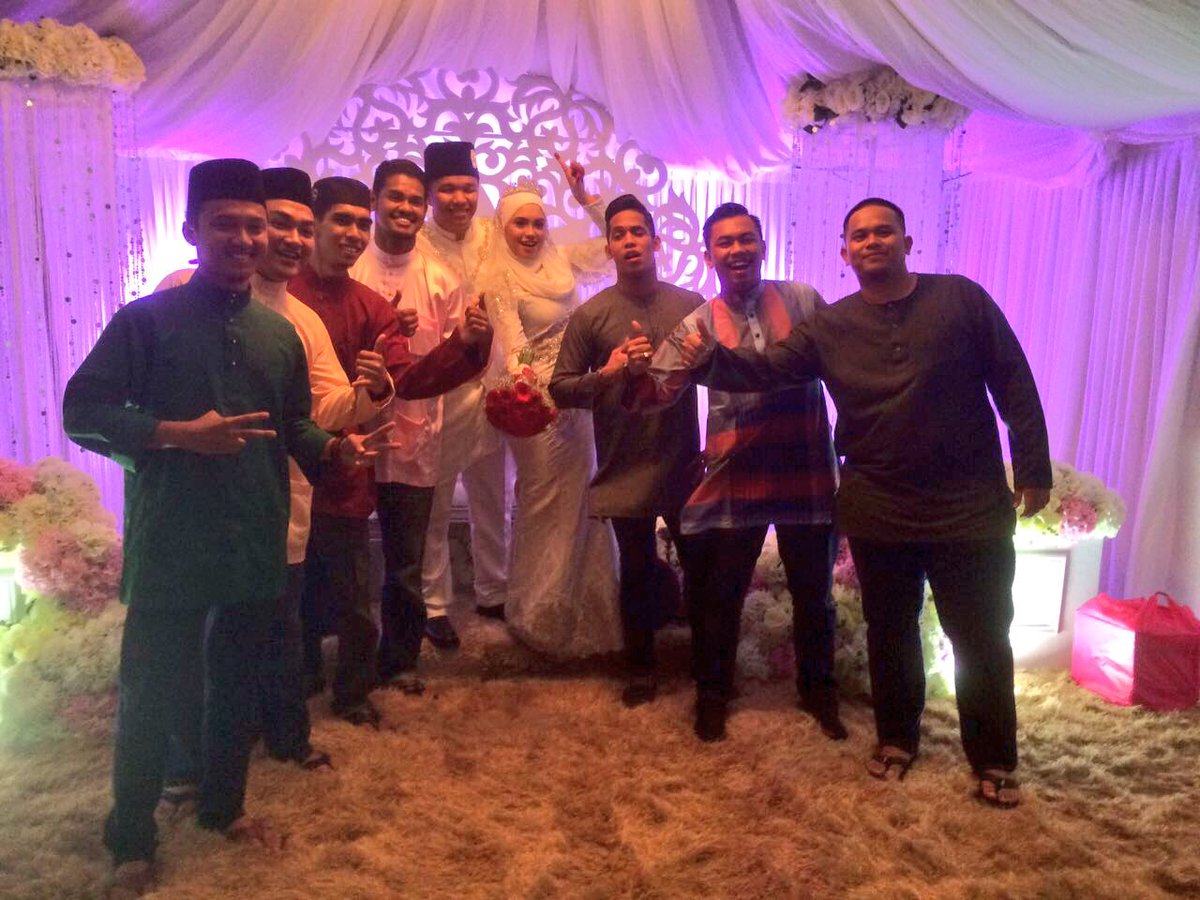 nasloi92's tweet photo. selamat pengantin baru mutel..👨🏻⚖️👰🏼
#tilljannah https://t.co/LZPItvVtNZ