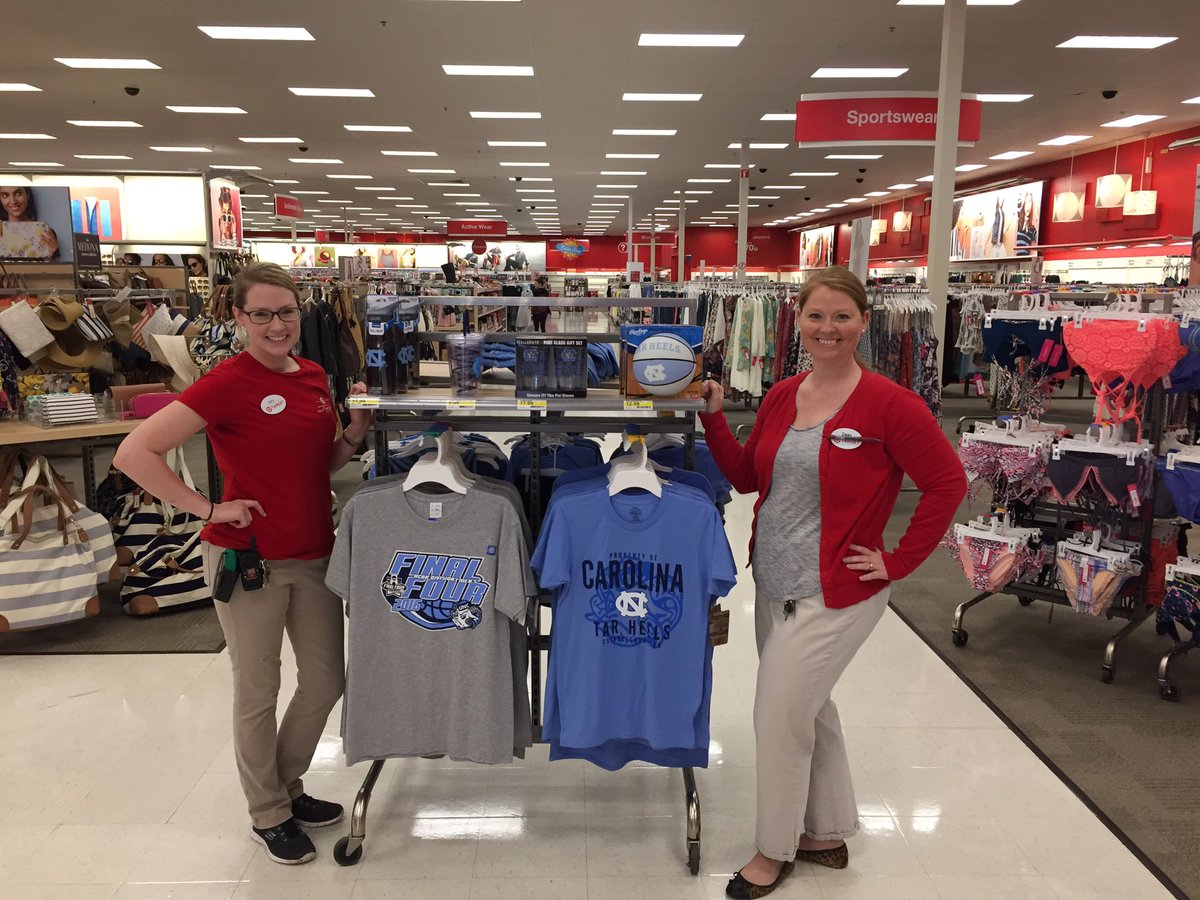 31ginja's tweet photo. We may wear red to work but we bleed Carolina Blue! Supporting the team #drivingsales #tarheels #t1104 @robisonsteph @alphill5 @25chili https://t.co/haPy6dV0rp