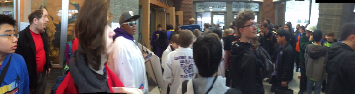 robotics_2412's tweet photo. Up bright and early for the #firststeamworks @AuburnHigh competition! https://t.co/n58nqjRpXy
