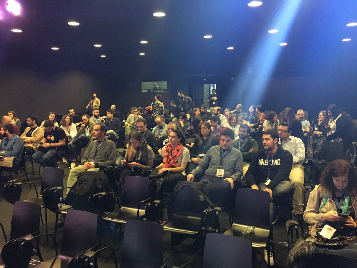 guiogl's tweet photo. Sesión de cierre y sorteo en #MeasureCampBCN por @natzir9 https://t.co/04J1bb7axZ