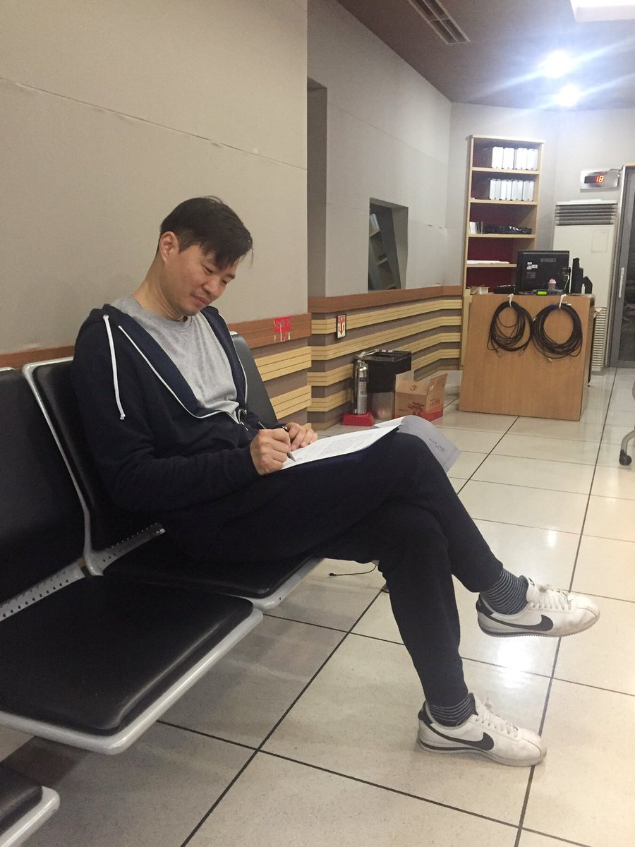 푸른밤 tweet media