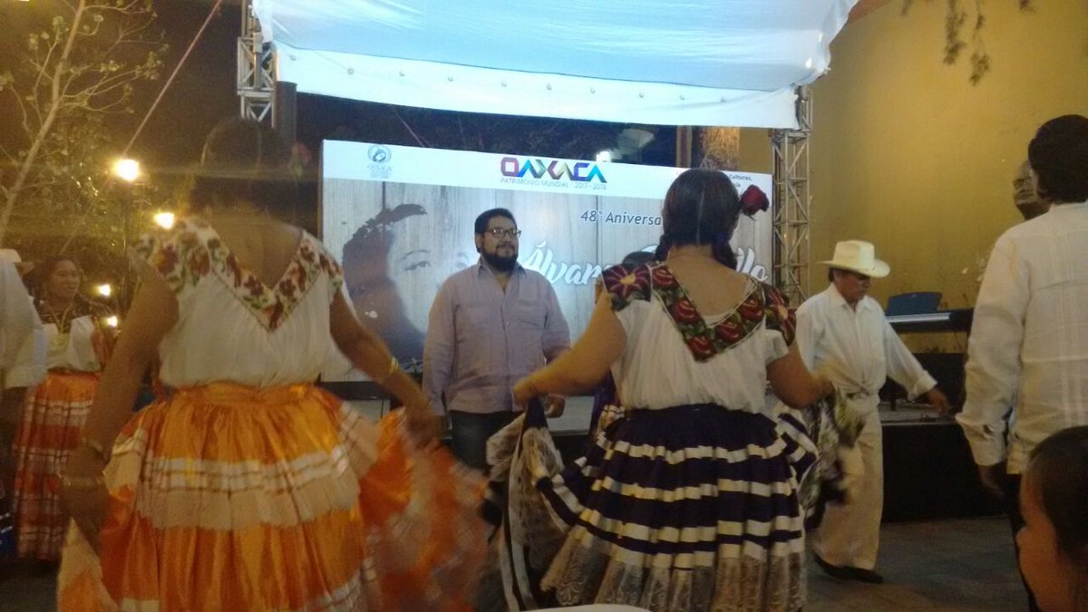 rafavichido's tweet photo. Acompañé a mi amigo @JPVmx en el homenaje al gran Alvaro Carrillo. El @GobCdOax promueve así la cultura y el talento oaxaqueño. @JAHFraguas https://t.co/nJdTmwEZVP
