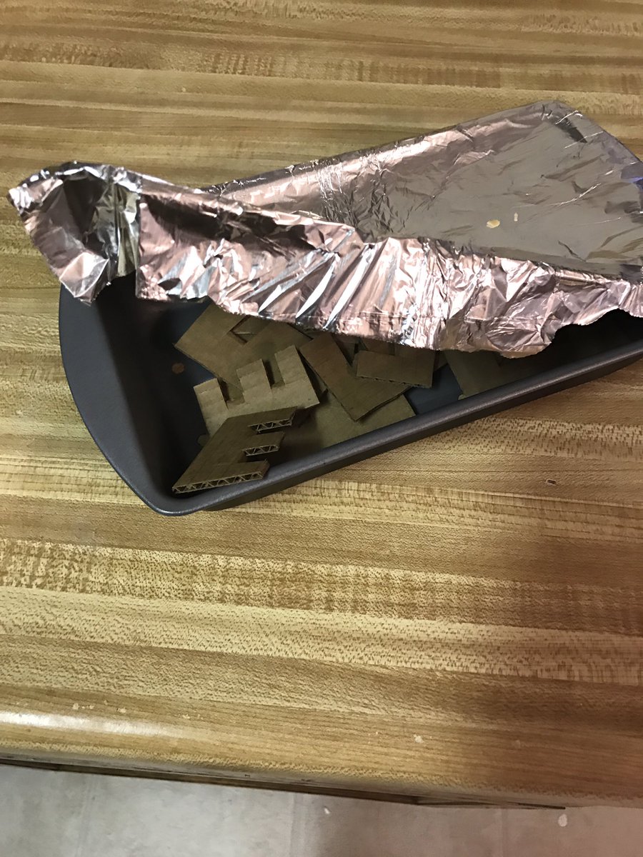 thenightsh0w's tweet image. Mom: there's brownies on the kitchen counter 

"Brown" "E's"

#aprilfoolsday