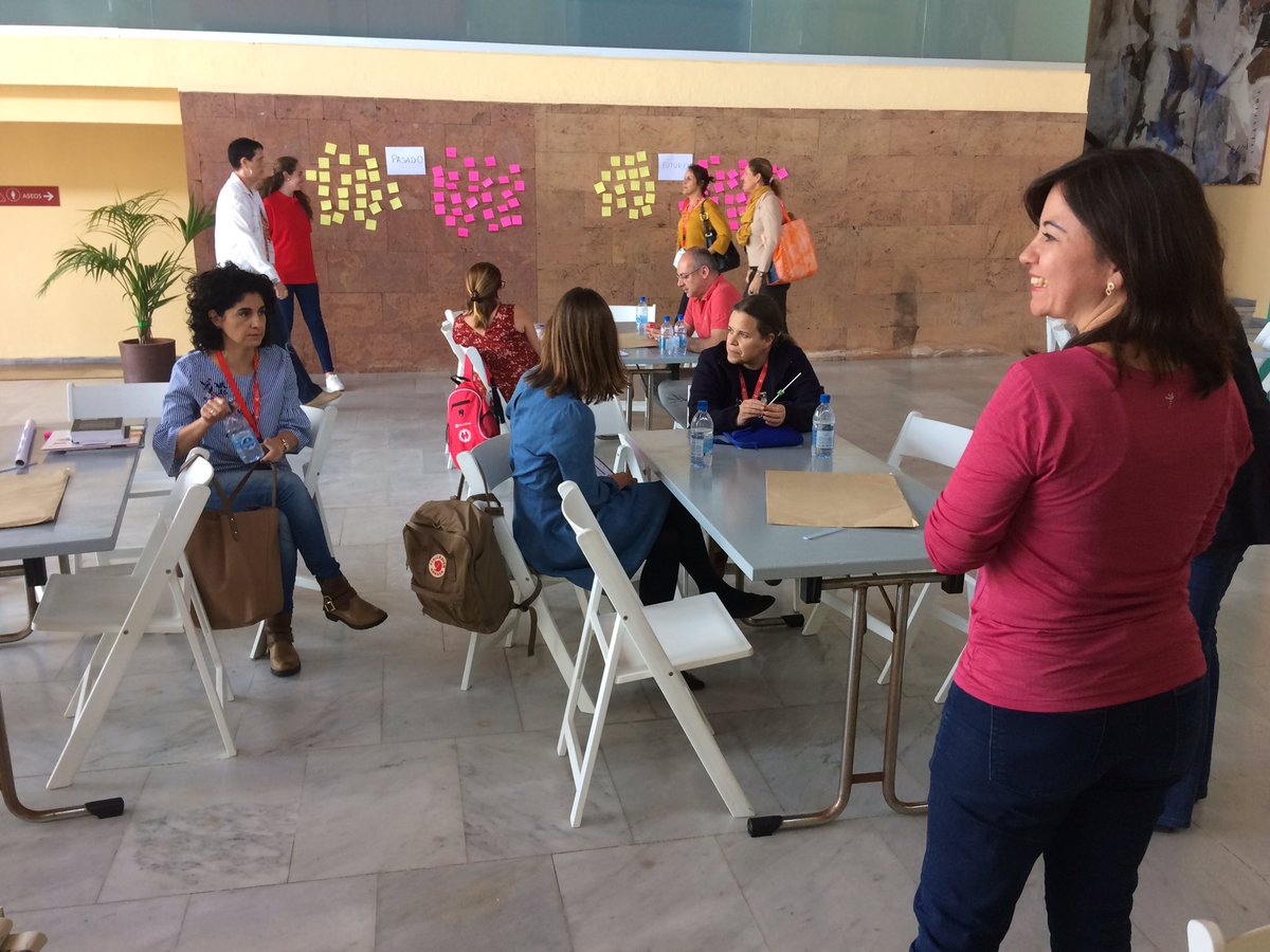 manuelalara's tweet photo. @andysantis a por la segunda parte del taller el #CIECH2017 #SETVEINTIUNO https://t.co/y5svkWY9Hi