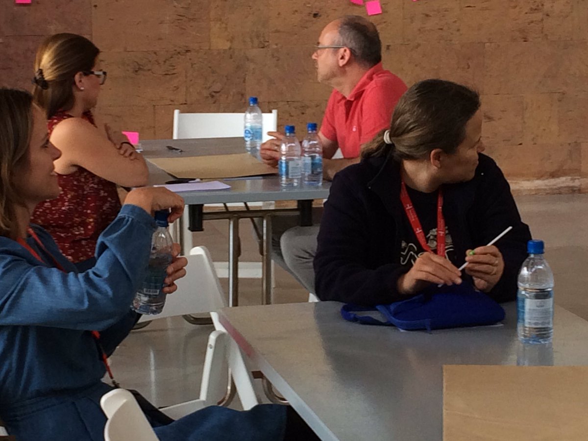 manuelalara's tweet photo. @andysantis a por la segunda parte del taller el #CIECH2017 #SETVEINTIUNO https://t.co/y5svkWY9Hi