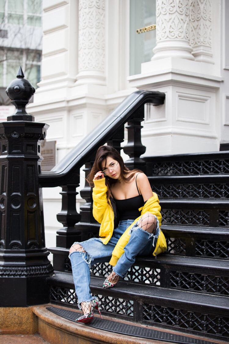 stonedcustoms's tweet photo. Perfect look for #Spring 🌼
New #BlogPost 📌 
Link in bio. 
#TheGoldenDiamonds #HeartOnChic https://t.co/U5F1K0ffX7