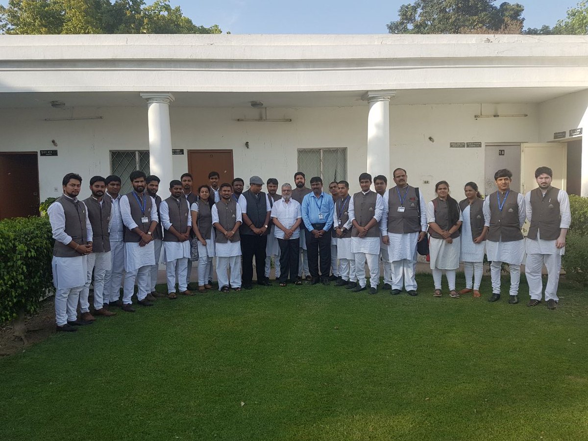 mit_sog's tweet photo. MITSOG students interacting with @drcpjoshi , General Secretary, AICC.
#careerinPolitics #mit_sog https://t.co/EAqxaCixZT