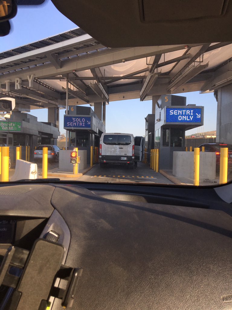lisa4Hisglory's tweet photo. Uhmm, whoops! Fast pass lane, did it again!! https://t.co/i1qceQXDoY