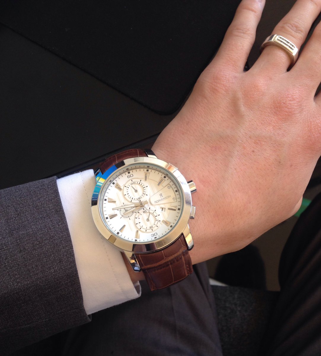 sarkohost's tweet photo. #my #new #watch https://t.co/HHywYNjcMa