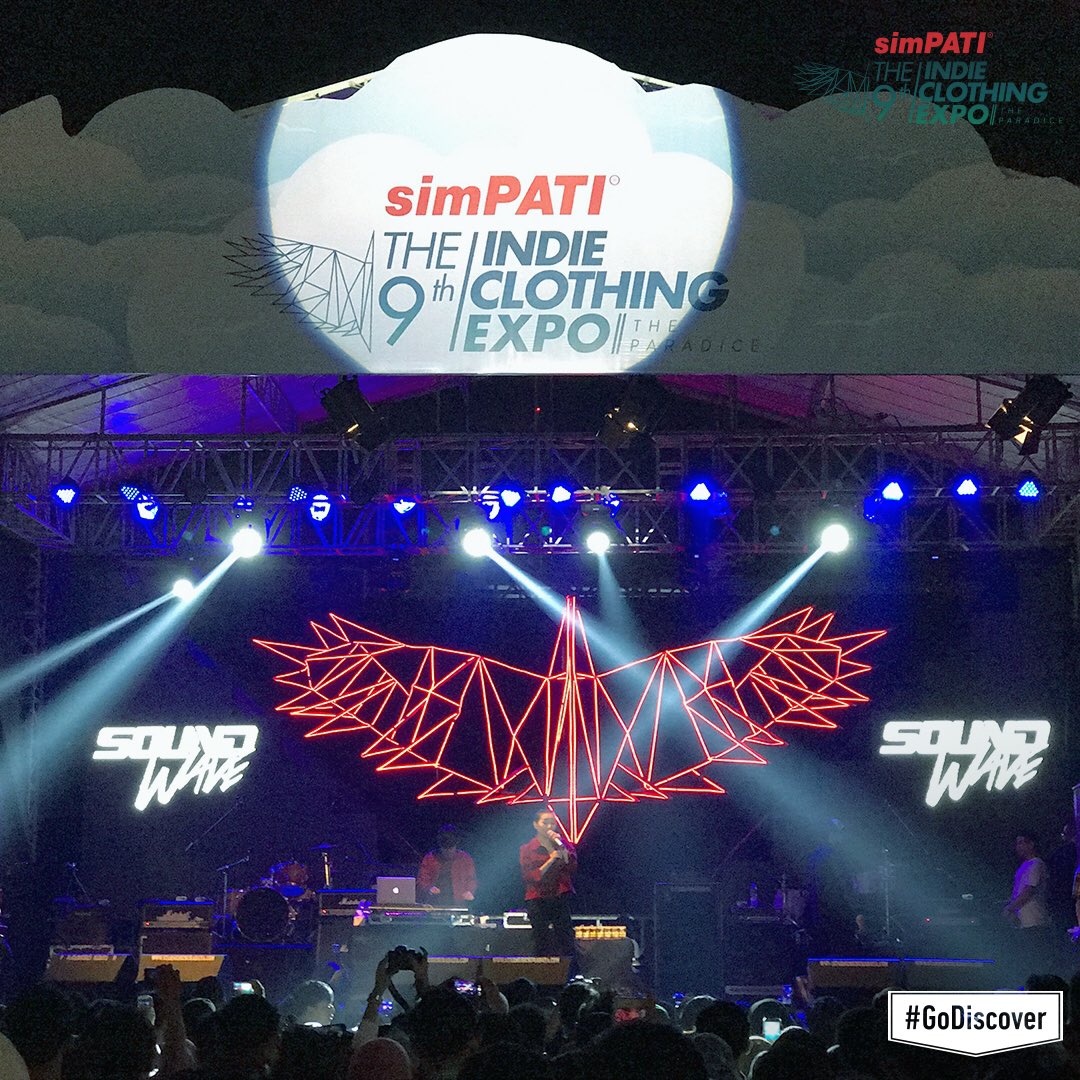 SIMPATI's tweet photo. #GoDiscover tiap tempo beat cepat yang dibawakan dynamic duo @rinni_w &amp; @jevinjulian di #simPATIthe9thICE malam kedua ini 💃🏼 https://t.co/e52eIbEjrk