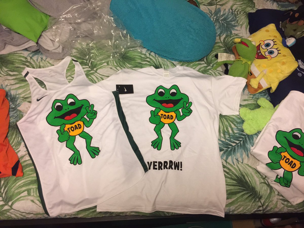 Bilbodatoad's tweet photo. ๐ธยกRACE DAY! New kit just came in the mail! TOAD TRACK CLUB IS REAL! #ToadTrackClub #WEWORKIN #TheySleep #Yerw #StayBlessed โ๐ฝ๏ธ๐๐ฝ๐ธ https://t.co/d87mJBhqKo