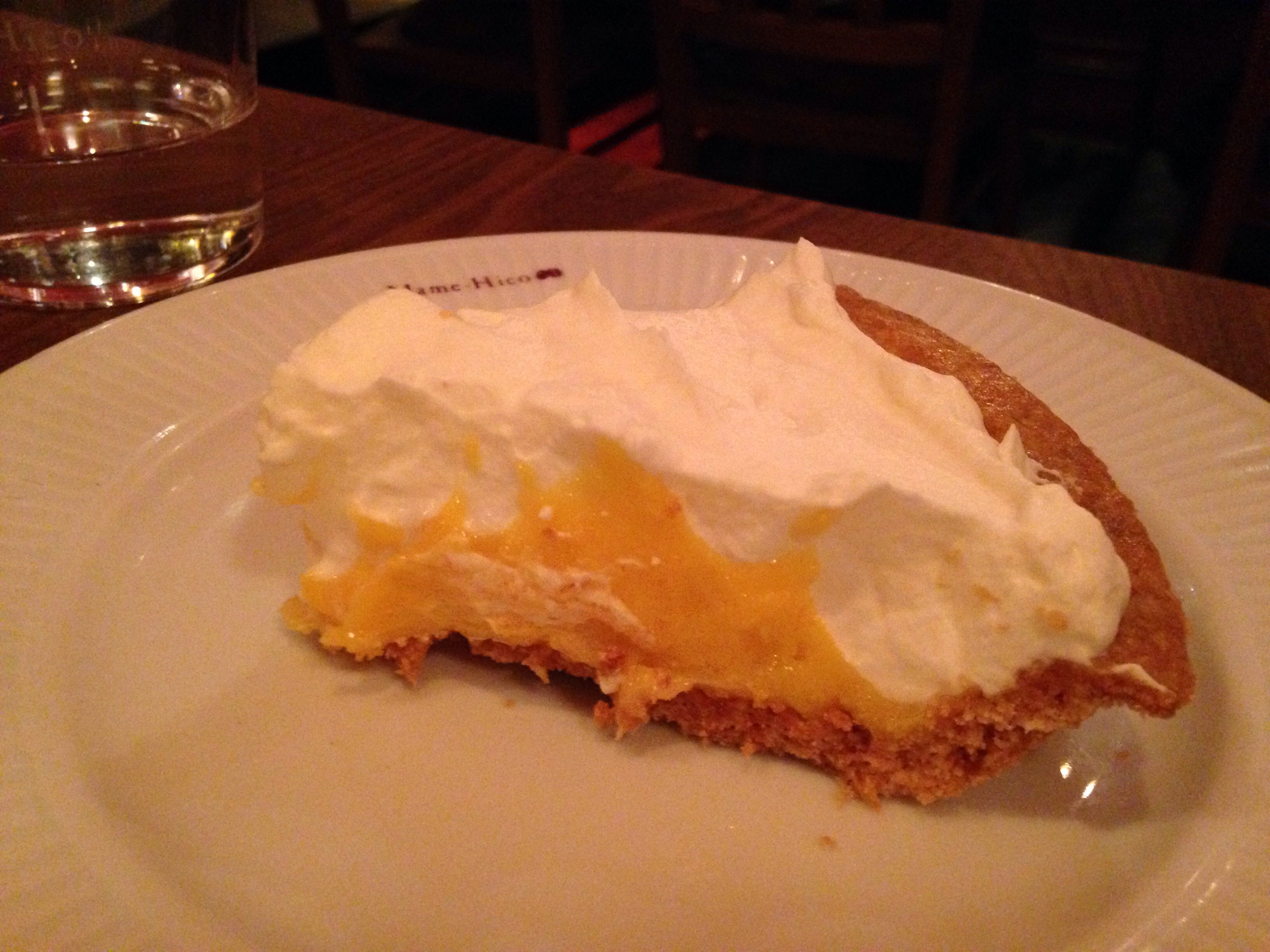 土屋アソビ カフェマメヒコ 生口島のレモンをふんだんに使った 念願の檸檬ケーキ はどのパーツも甘すぎず 爽やかで しあわせな食べ物だと思いました ホールごと食べられそうだよ レモンケーキ レモンパイ T Co Zcymsufkoy Twitter