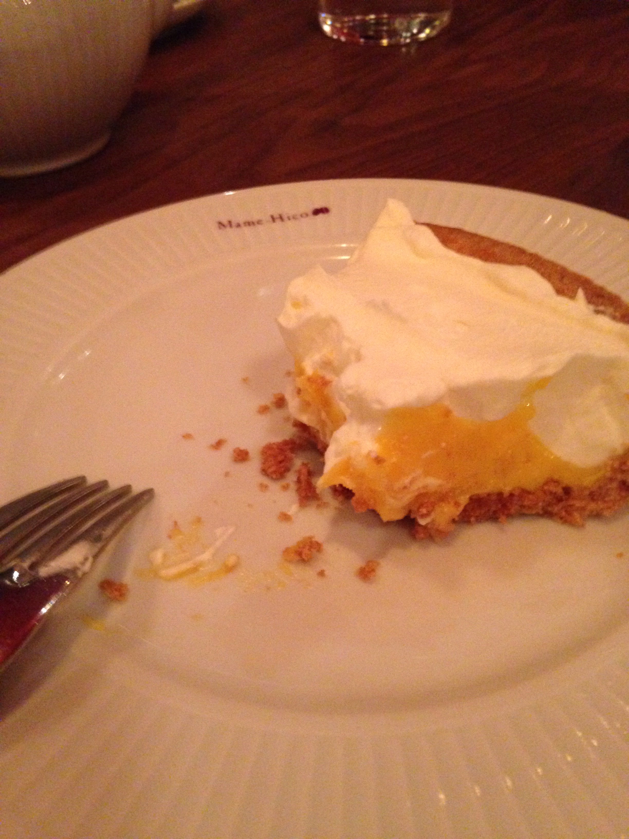 土屋アソビ カフェマメヒコ 生口島のレモンをふんだんに使った 念願の檸檬ケーキ はどのパーツも甘すぎず 爽やかで しあわせな食べ物だと思いました ホールごと食べられそうだよ レモンケーキ レモンパイ T Co Zcymsufkoy Twitter