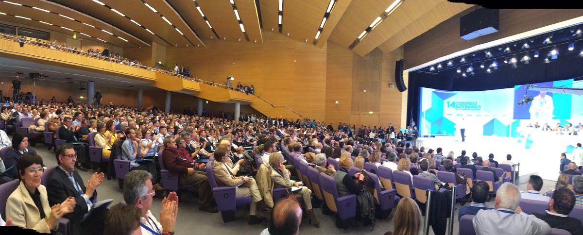 antonioperal's tweet photo. #14CongresoPPCV impresionante aspecto del plenario del Palacio de Congresos para escuchar a @mdcospedal y a @isabelbonig #PPCVEnRuta https://t.co/fWimTsXyHo