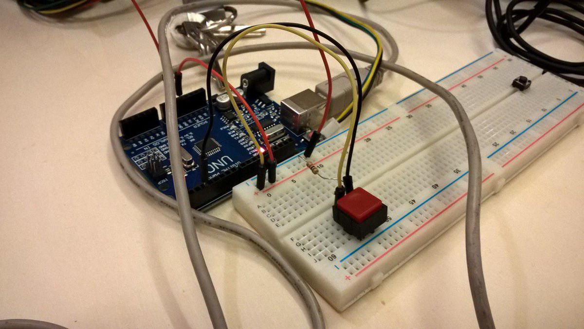 MUGRoma3's tweet photo. #ArduinoD17 #daje #makers #hackathon #ArduinoDay #Roma #mainevent https://t.co/TUQZfHE2UU