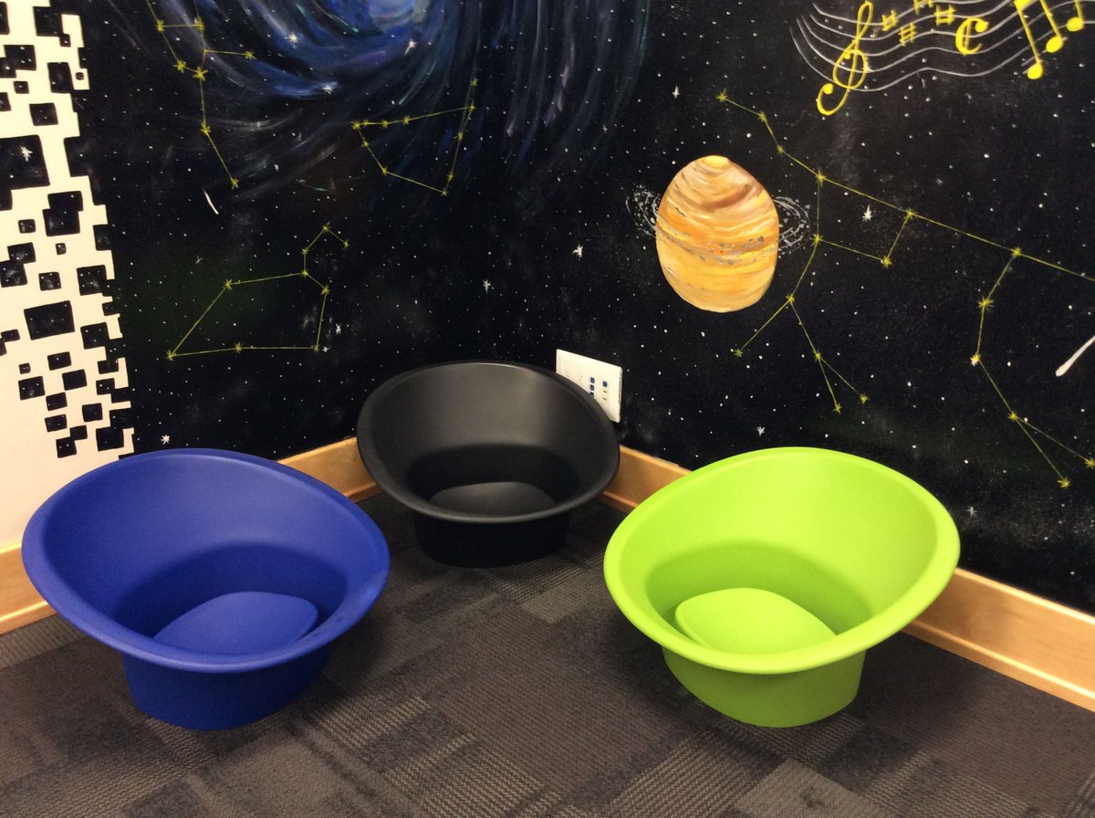 TaberLibrary's tweet image. Look @ these spiffy new chairs in our #YA area. Try &apos;em out today - we&apos;re open 10-5:30. #Taber #TaberPublicLibrary