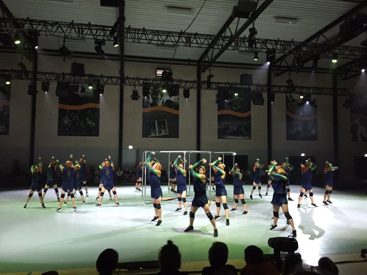 DoraKrebs's tweet photo. #DGI Verdensholdet. Første show på Danmarksturneen, #bgiakademiet. Forrygende show #kuben. Vi ses til #landsstævne. https://t.co/hsZ4DYlzhs