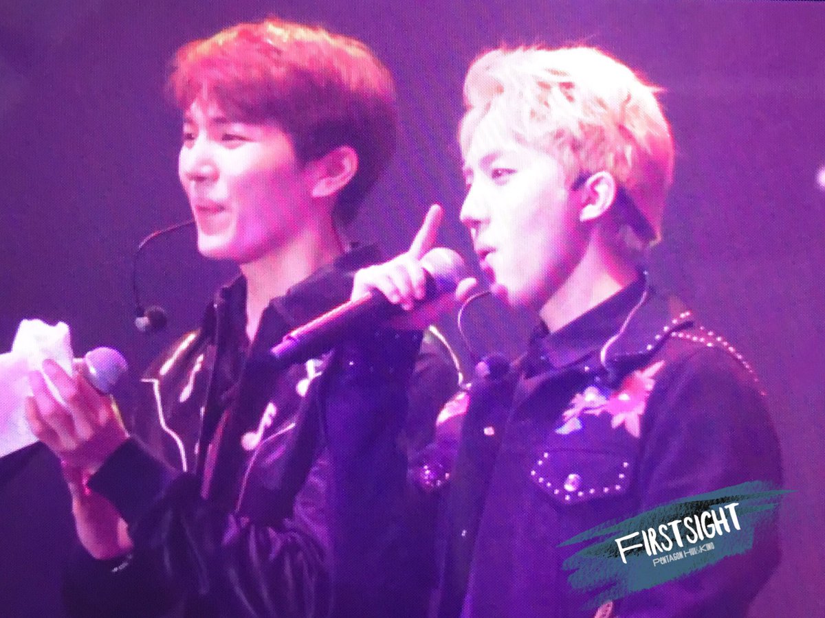 firstsight9398's tweet photo. 170401 태국 쇼케이스 ❤❤ #후이 #hui #키노 #kino https://t.co/hWW3I8Aepo