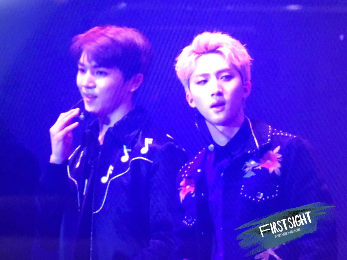 firstsight9398's tweet photo. 170401 태국 쇼케이스 ❤❤ #후이 #hui #키노 #kino https://t.co/hWW3I8Aepo