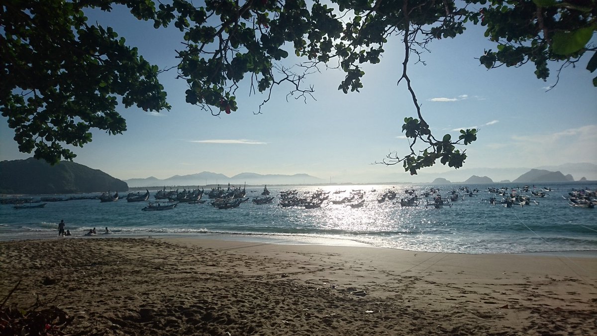 Pantai Papuma 

by: @andrerizqonm