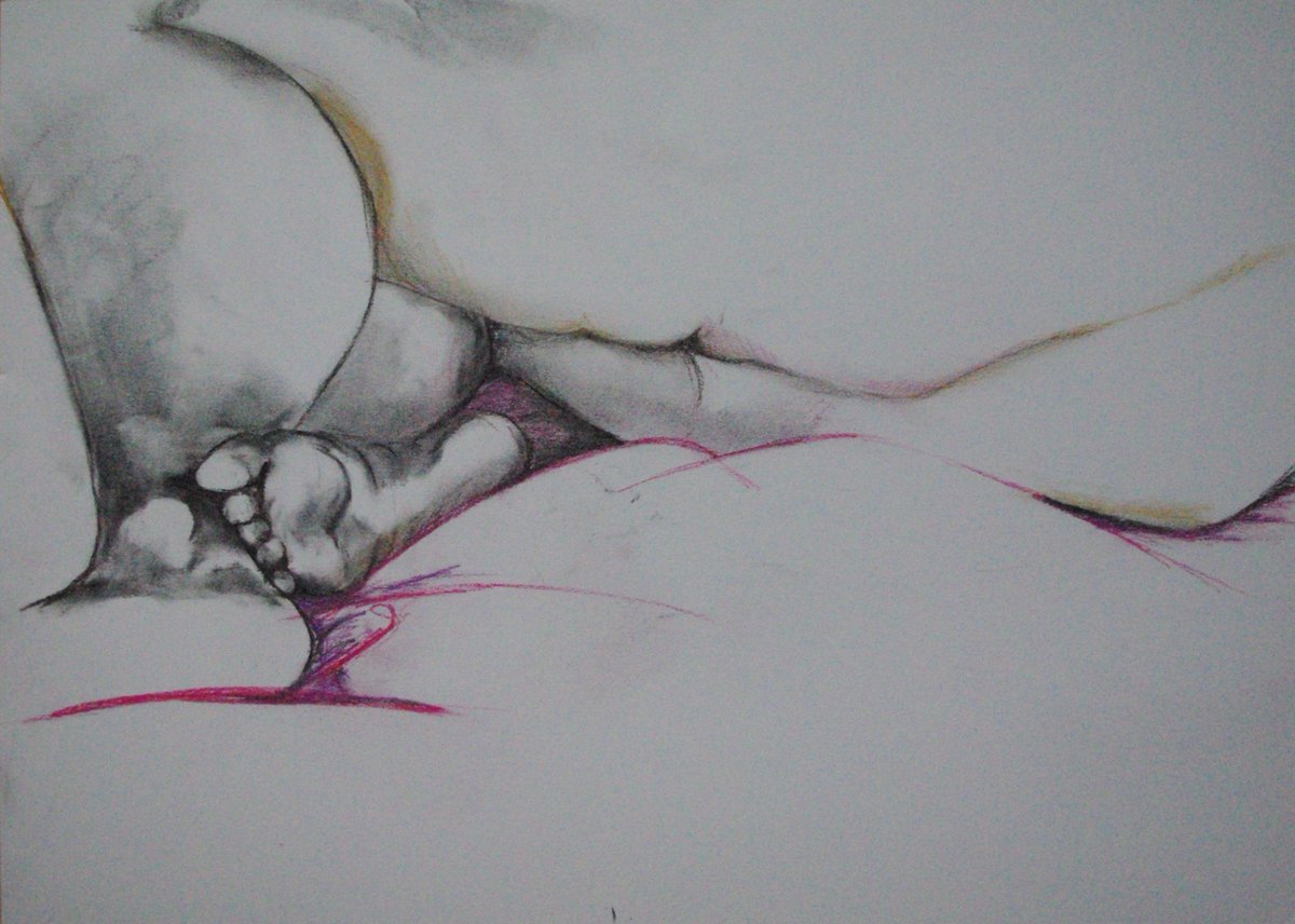 Loueenm's tweet photo. i like the composition of this one #loueenart #drawing #lifedrawing https://t.co/5YAIDwpX5f