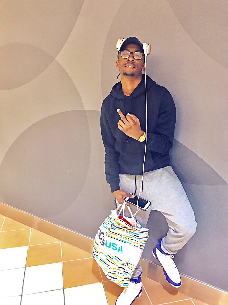 BayCook215's tweet photo. Chase A Bag 💰 https://t.co/C3e3V1UW9c