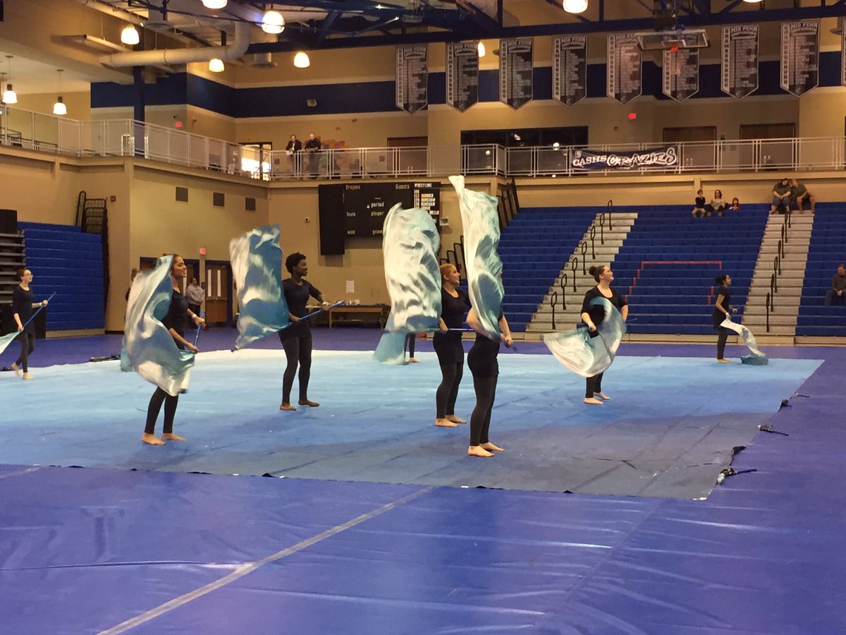 KIDAtweets's tweet photo. Urbana Gold Guard #kida2017 https://t.co/5b4cBs9aM2