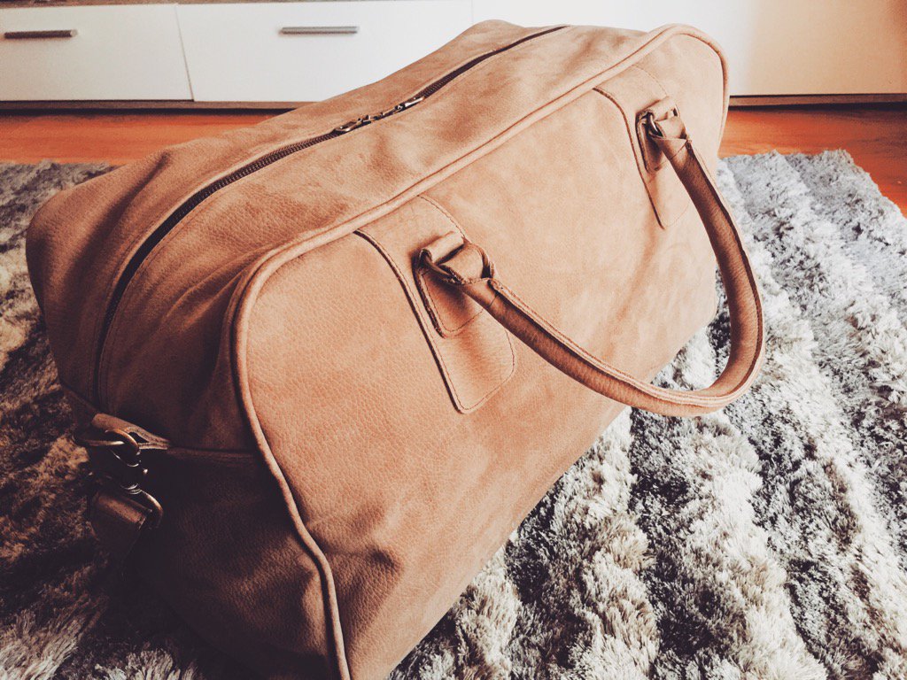 ellotrends's tweet photo. Weekender bags #Ellophanto #Durability #Quality #Style @PYBGauteng @SayEntrepreneur @SureKamhunga Buy local products https://t.co/CGJ6nntan3