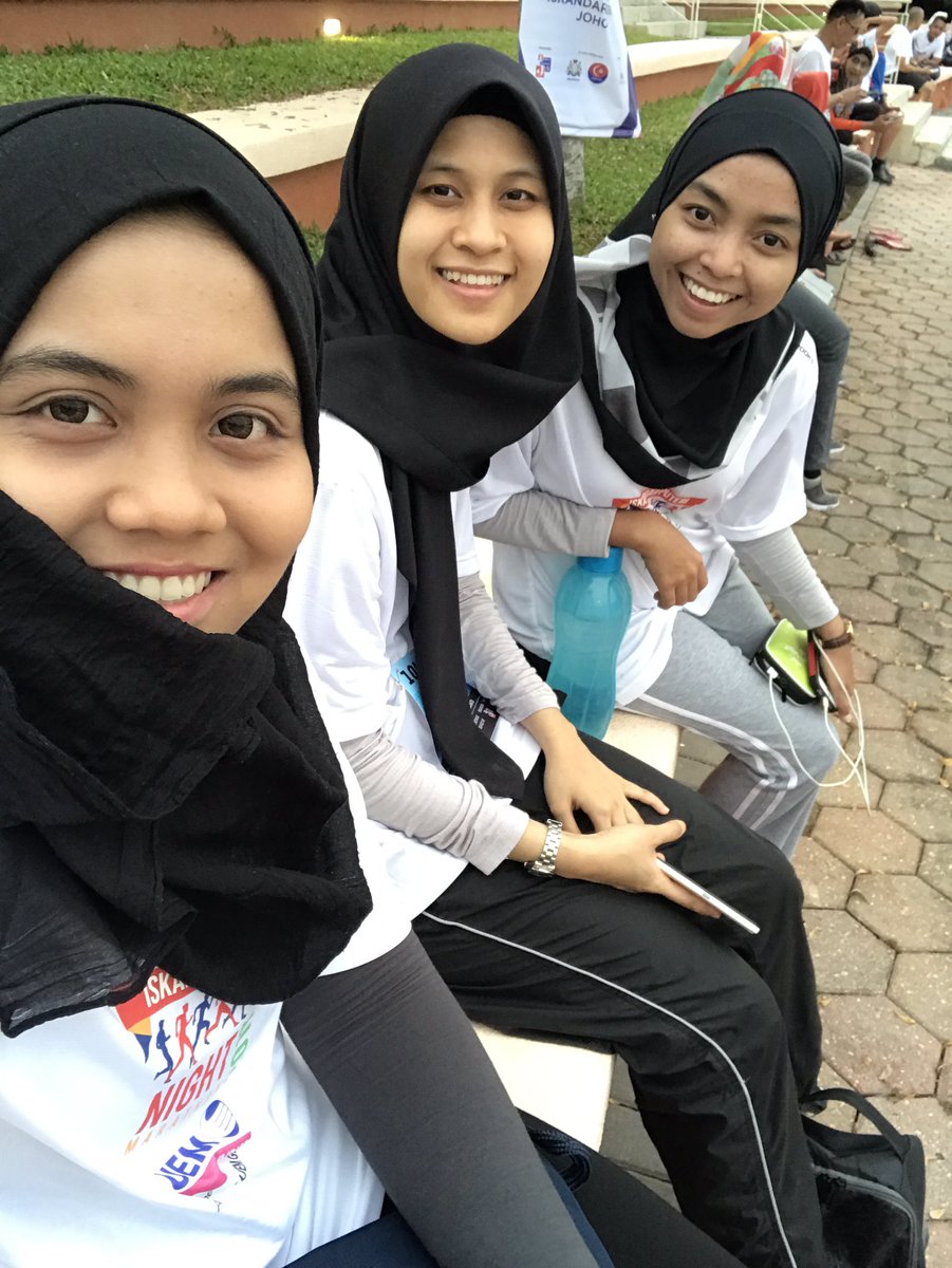 nurulhudaaax's tweet photo. Done 10km #ipnm2017 #nightmarathon https://t.co/VuB8cMlvDR