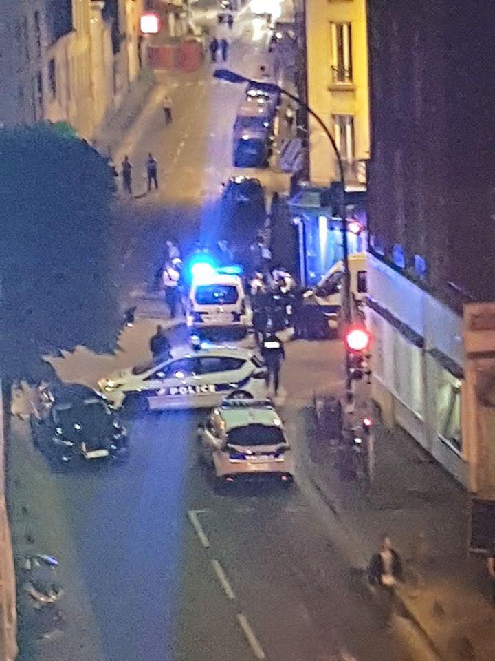 CernaOfficiel's tweet photo. Ça n'en finit pas!? La police aurait percuté 2 mômes en scooter à Ivry sur seine dont un serait mort! Si qq1 a + d'infos, me contactez en mp https://t.co/6OoPYAt2BW