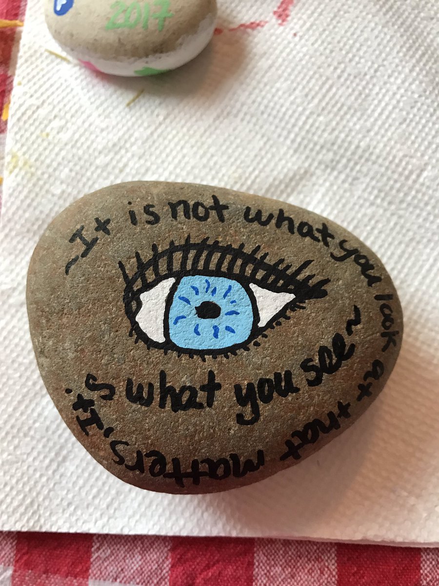 SarahlynnFinn's tweet photo. Painting rocks with my Addy pie 💕 #Astoriarocks https://t.co/kalOB9uxhr