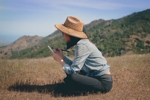 UCWritersStudio's tweet photo. Our Online Writing Group starts on Monday! Learn more at https://t.co/R7B0wYb3Yk.
#amwriting #poetry #cnf #fiction #essay #writefromanywhere https://t.co/MTbSyXJAQB