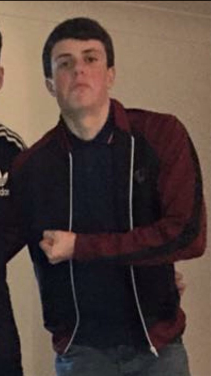 Cheggie_'s tweet photo. @CallumGuiney @jcollins567 @JoeJohnpeggie Bros that chin together stay together https://t.co/jyLhHmafvv