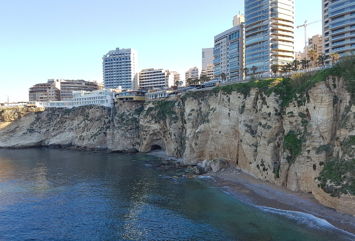lorenzoborgia's tweet photo. #corniche #mediterranean #sea #Raouché #beach #beirut #lebanon 
#costa #faraglioni #lungomare #spiaggia #mare #mediterraneo #beirut #libano https://t.co/0MLhV7J3Ce