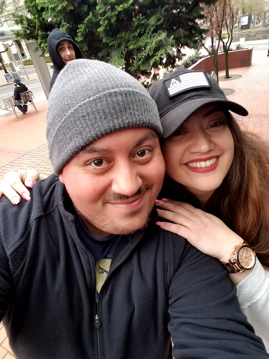 wallywardo's tweet photo. @ItsLoRadio @live955 #Selfie after the #Killer #CleanBandits performance https://t.co/Fh6N38ZJnx
