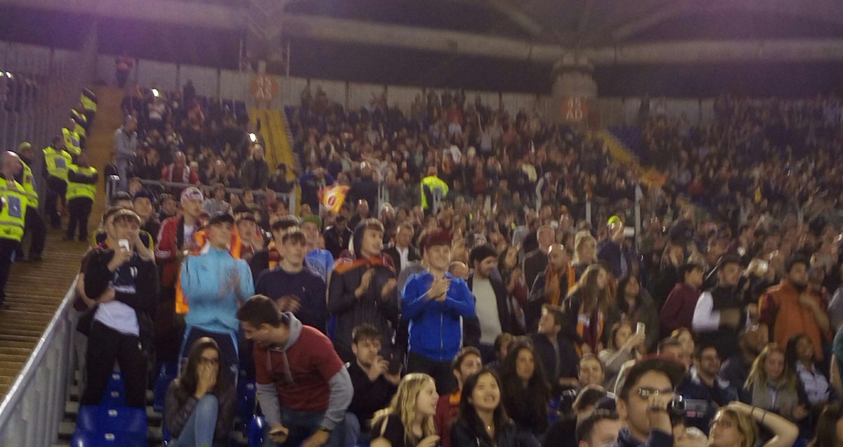 Marist TYs now officially AS Roma fans...2-0 victory &amp; Totti gave a wave #greattrip <a href="/tymarist/">Marist College TY</a> <a href="/MaristEducation/">Marist Education WCE</a>