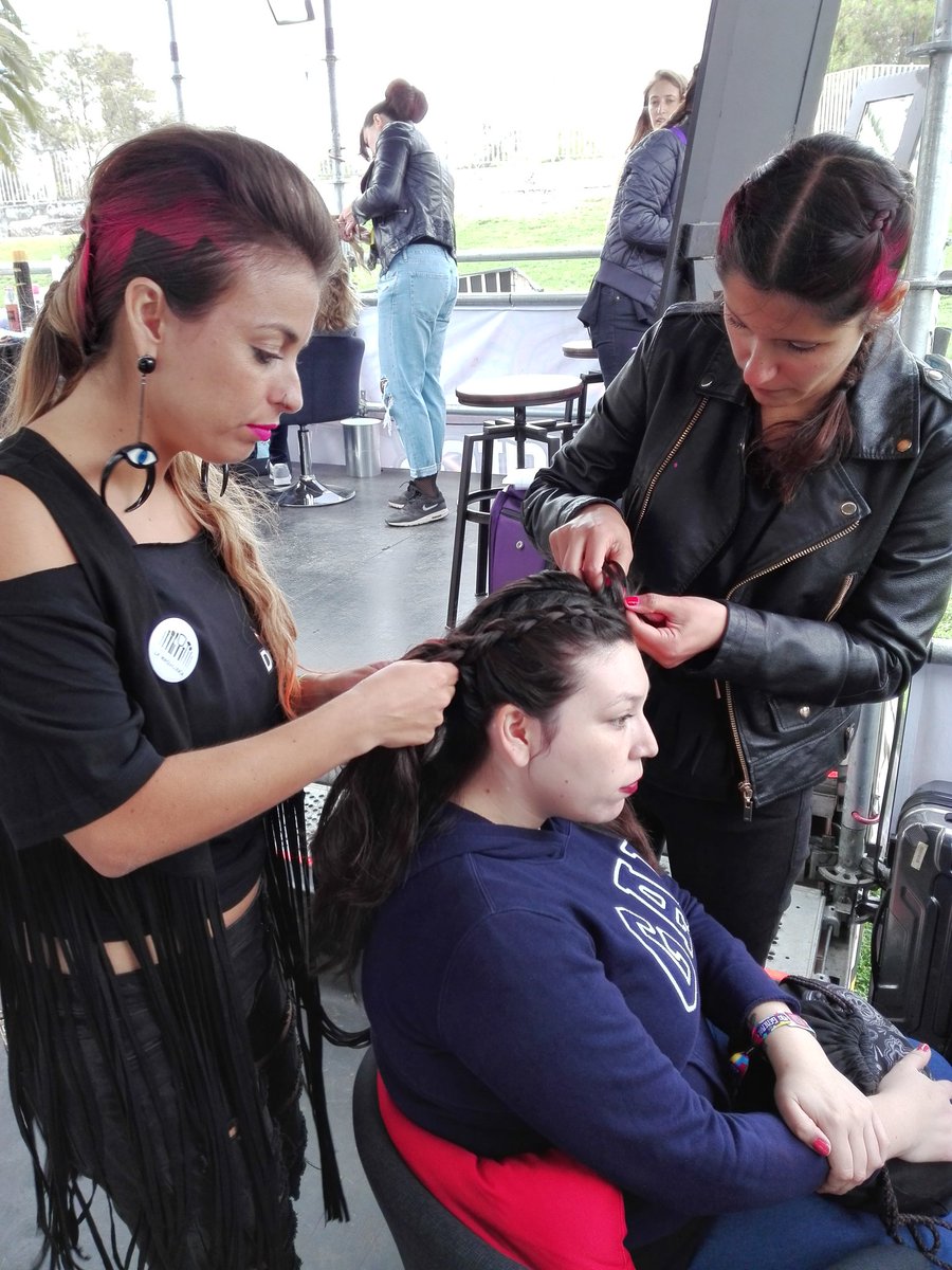 DoritosCL's tweet photo. ¿Corte de pelo, color, pintura? ¿Cómo sería tu #MakeUpBold en el stand #DORITOSRuleta en #LollaCL https://t.co/zvV1x0O3Ew