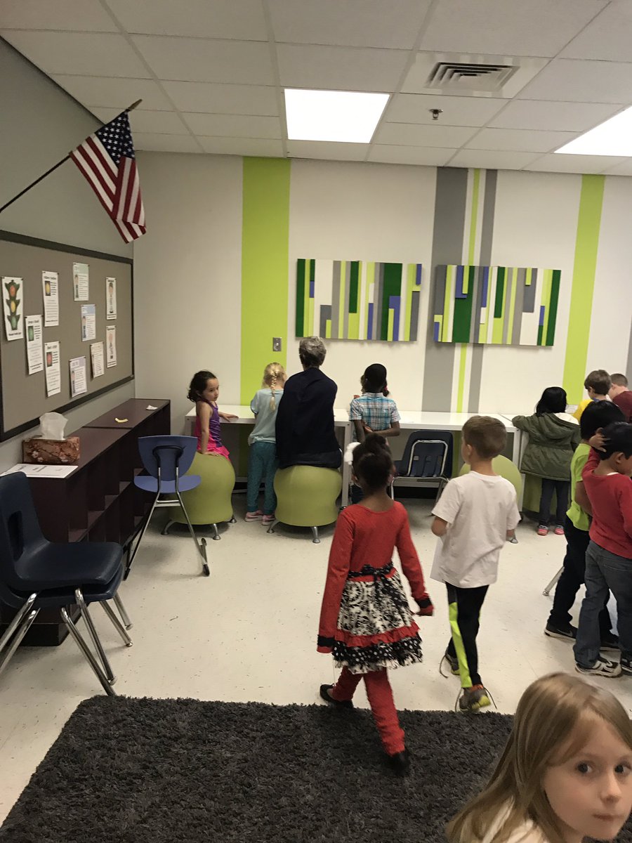 MrsFranklin12's tweet photo. Our class with Mrs. Judge's doing the animal breakout.  Thank you to Mrs. Bedenk and Mrs. Sexton for planning it! https://t.co/W7vprqLXxJ