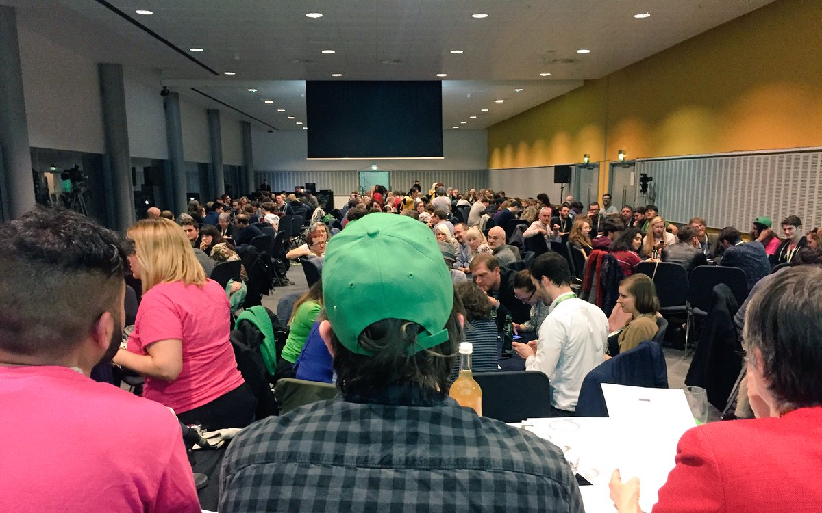 YoungGreenParty's tweet photo. Enjoying the Young Greens Quiz at conference #Greens2017 #GPconf 💚🐝🌱 https://t.co/71ew8e8T4Z