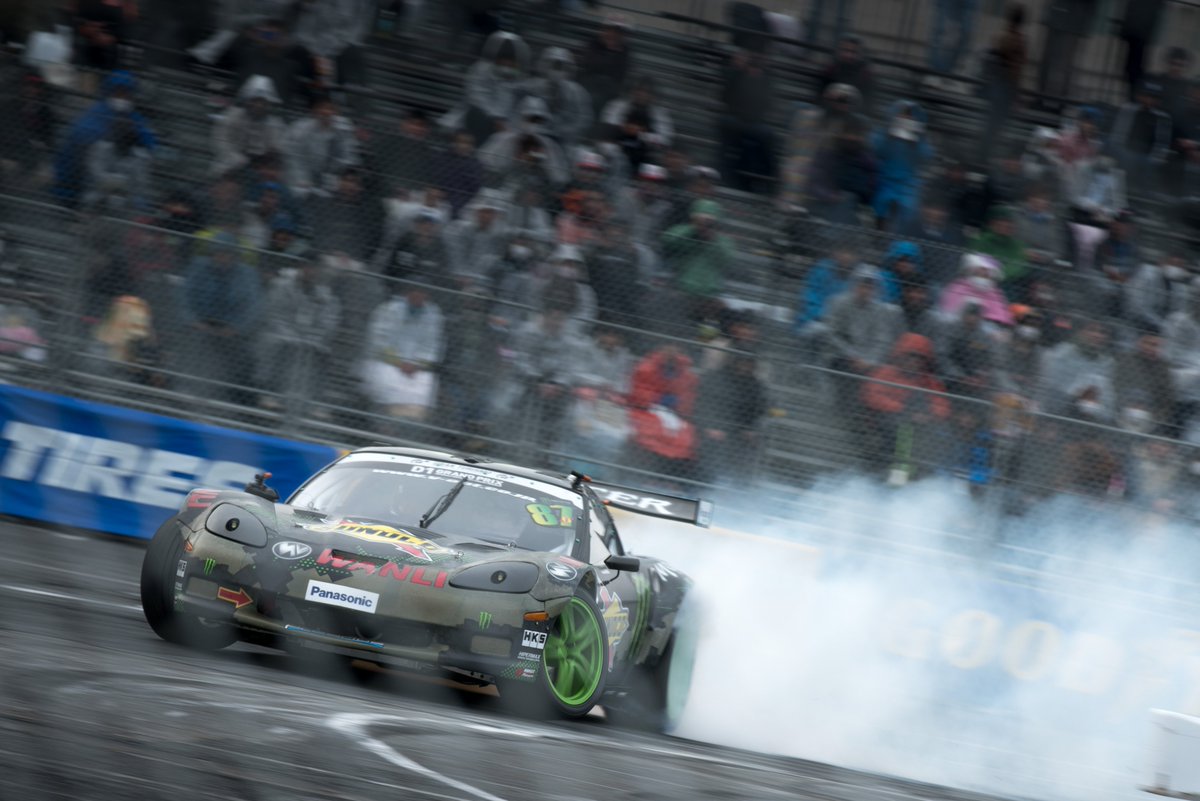 Stafford ライブカメラマン A Twitter 17 D1gp お台場 1日目 斎藤太吾選手のコルベット まだまだ足回りのセッティングが辛そうだけど カッコいいー 明日はドライだから白煙モクモクを期待 D1gp D1グランプリ ドリフト コルベット 斎藤太吾