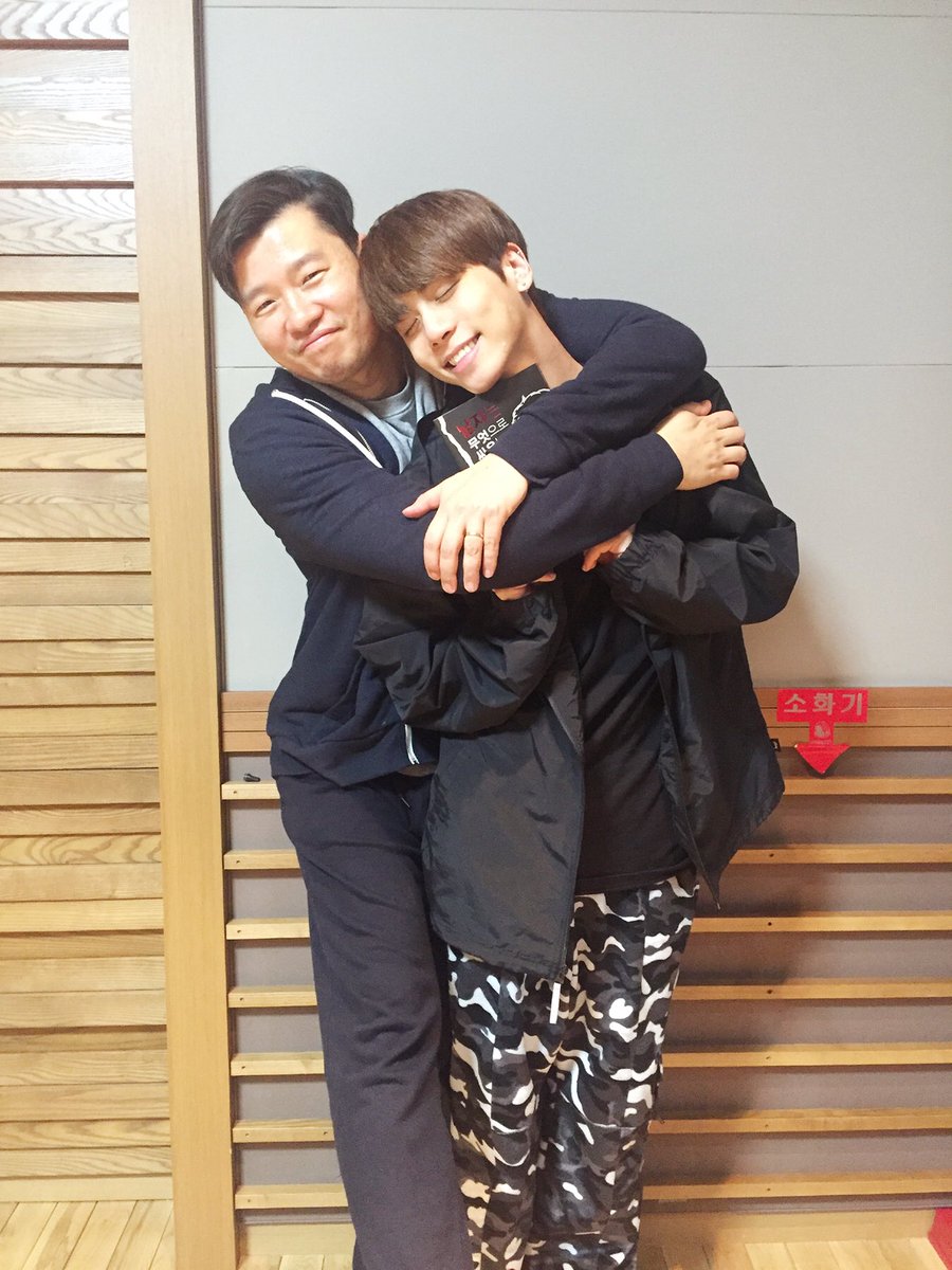 푸른밤 tweet media