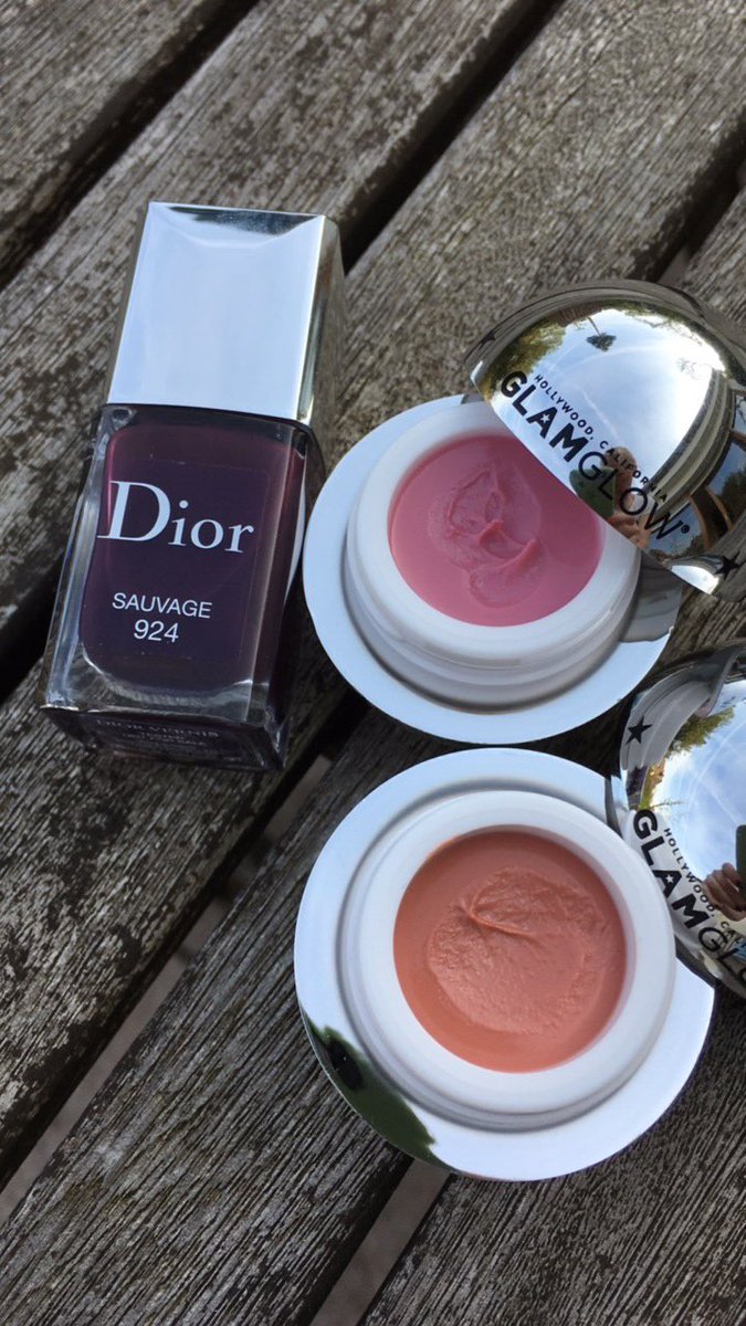 MeasBlog's tweet photo. @glamglow @Dior ready for spring 💁🏼🌸 #Sauvage #birthdaysuit #poutmud #lovescene #nude #rose #darkviolett https://t.co/KgG0KF5KFU