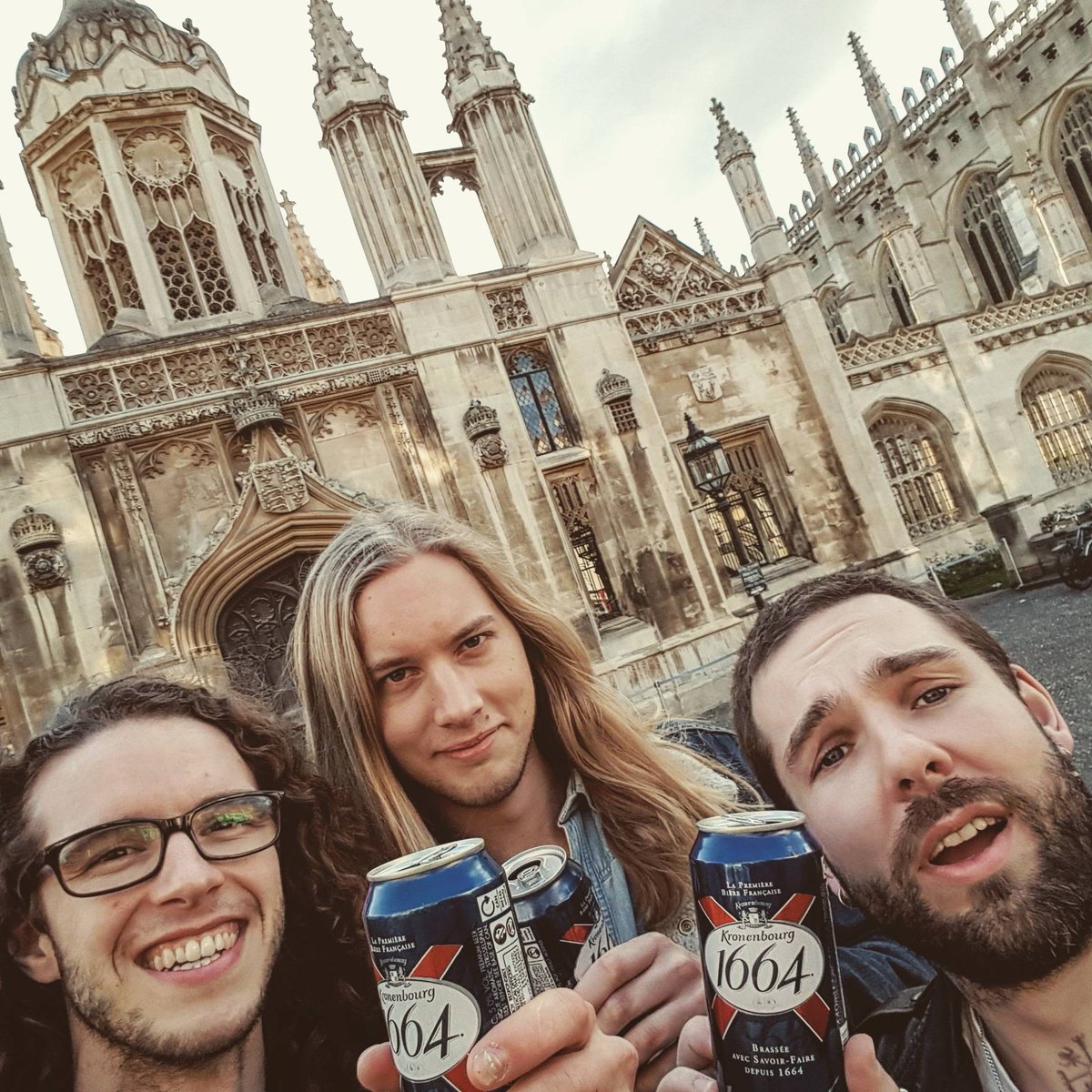 Brightcurseband's tweet photo. Muggles usually study here. We do our own things.
#cambridge #university #brightcurse #dazeofthetron #unleashthelads https://t.co/mhRtSHydEP