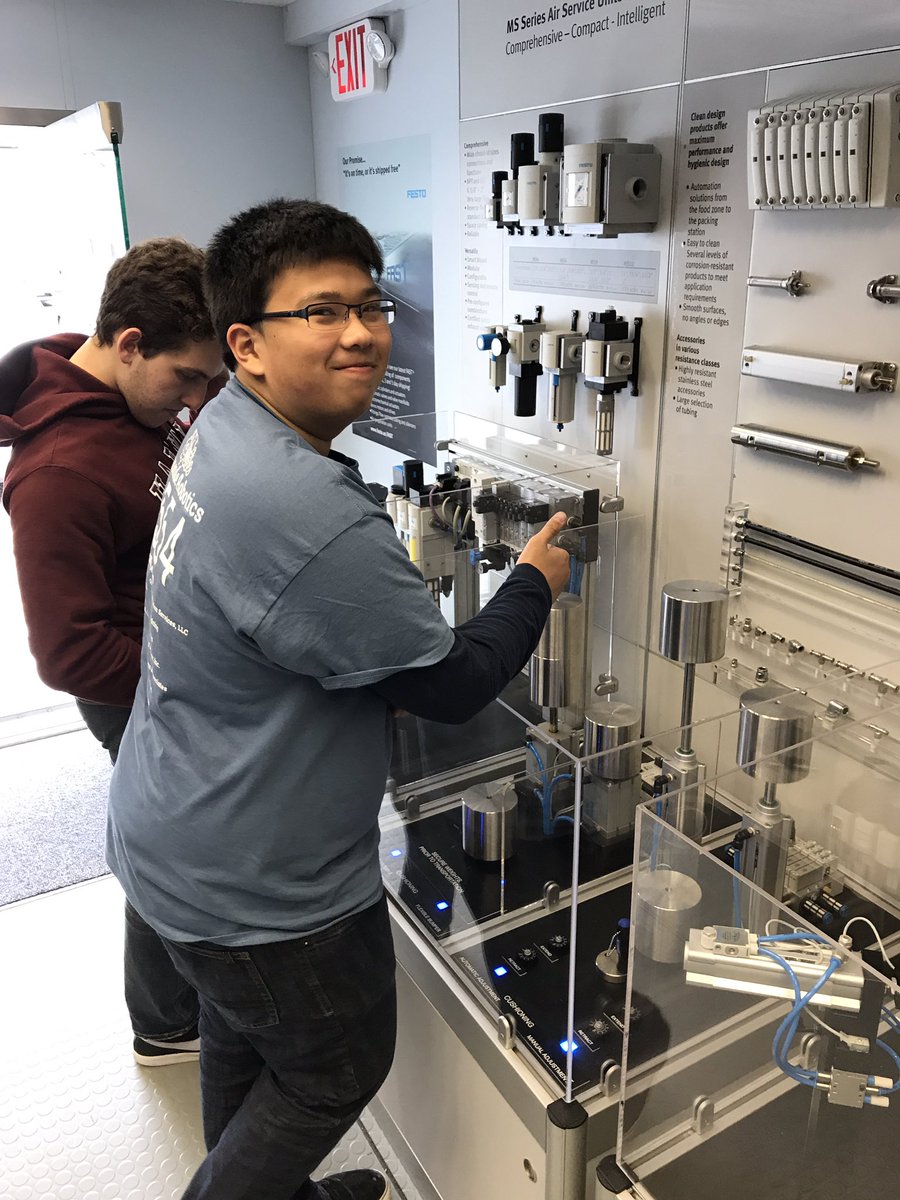 SheinkopfOHS's tweet photo. More at the Festo mobile mechatronics lab. @OsideRobotics @OSchoolsPR @FestoAG @EKellyOhs https://t.co/Cmrjns4VRi