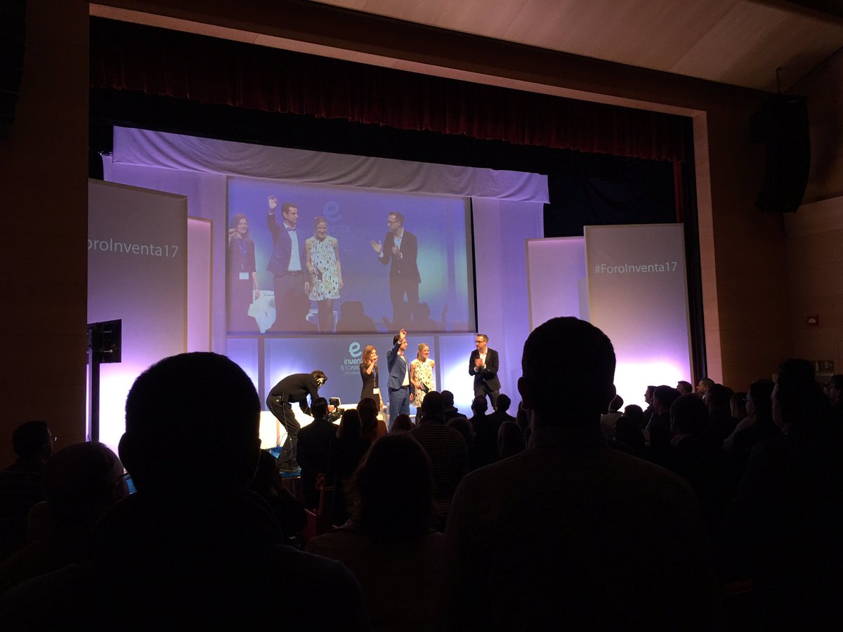 ForoInventa's tweet photo. ¡Se terminó! - Os esperamos en la cena networking 👏🏻👏🏻#ForoInventa17 https://t.co/zptlIDLoI5