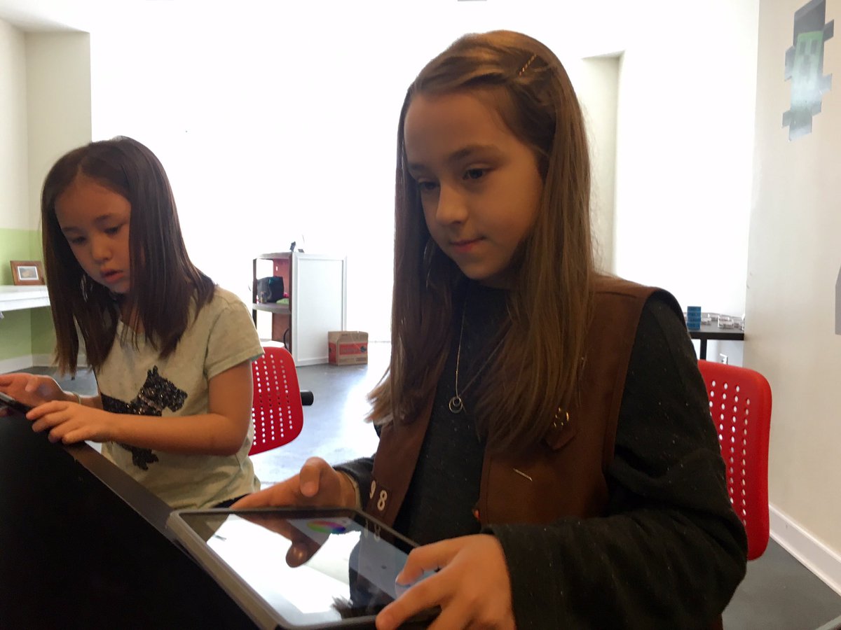 CodePlayLearnLP's tweet image. We loved spending time with these girls today! @GirlScoutsGCNWI @Sphero @SpheroEdu #girlscouts #girlswhocode #girlscancode