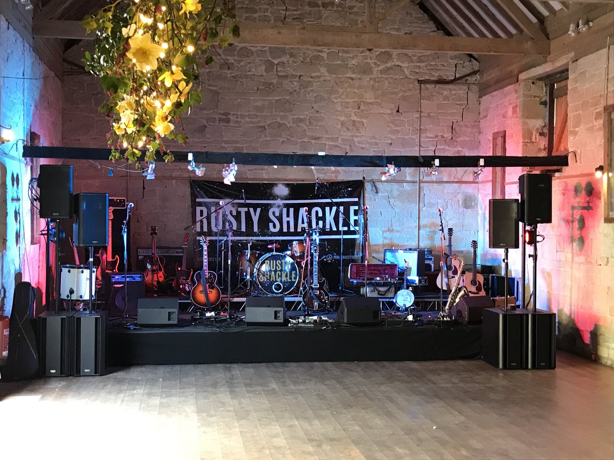 acousticmoonltd's tweet photo. Stage set for Rusty Shackle tonight at Gig In A Barn. https://t.co/Viwc4YvAqQ
