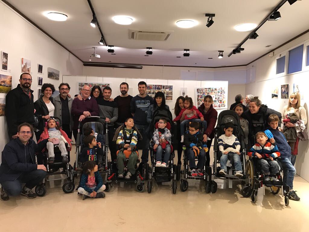 llagosteraldia's tweet photo. Inaugurada l'exposició de fotos pro #lluitopertu. La podeu veure fns al 17 abril al local social #agendallagostera https://t.co/nKZCk29u8c https://t.co/q8Y8EoTVVZ